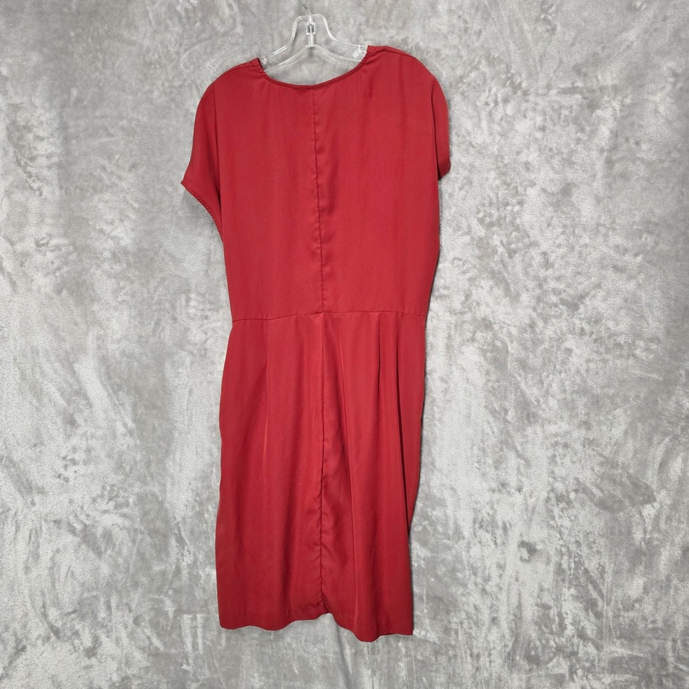 Red Twist-Front V-Neck Dress - Picture 12 of 13